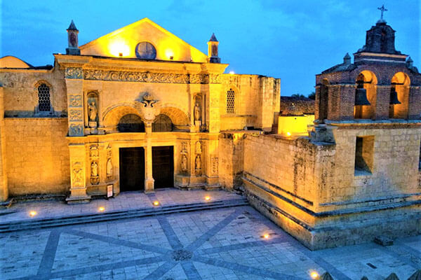 Tour of the Colonial Zone Santo Doming - Cathedral of the Americas